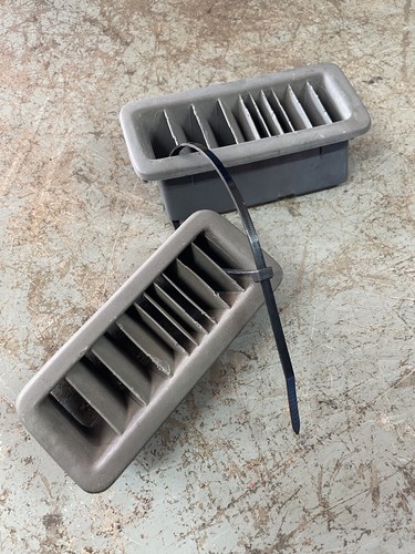 Volkswagen Transporter T4 701819071 Dashboard Vent Covers Plastic 701819072 Vw
