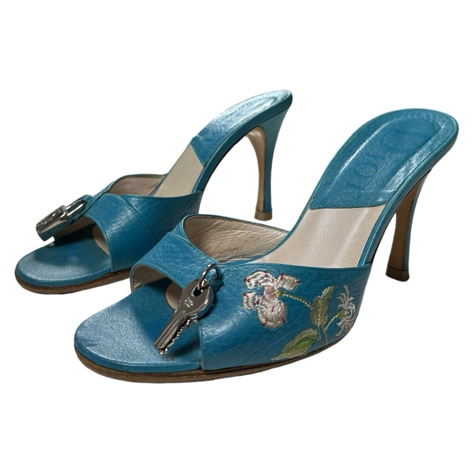 Sandales brodées serrure et clé CHRISTIAN DIOR automne hiver 2003