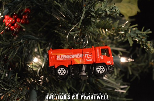 Custom Street Sweeper Cleaner Christmas Ornament 1/64th Scale Adorno NEW! - Picture 2 of 7