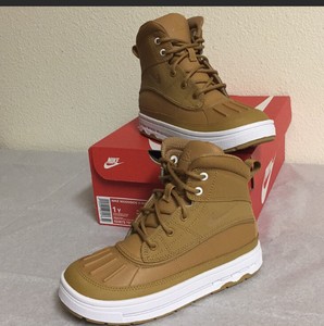 nike woodside 1