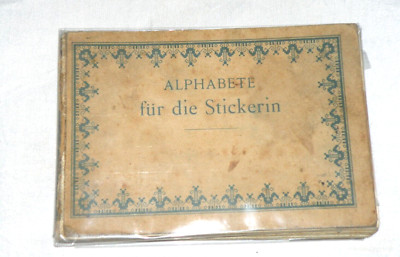 F01 Bibliothek D M C Alphabete für die Stickerin Sticken Bausen Weiss-Stickerei