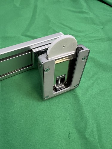 OEM Humanscale Dual monitor Arm Crossbar, Silver / White Color 27" Crossbar - Picture 6 of 11