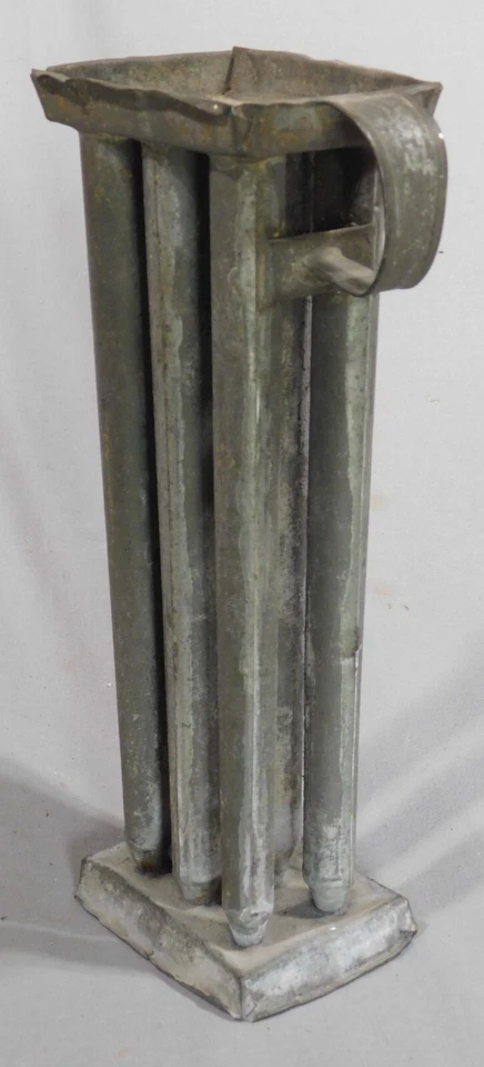 Antiguo molde de vela primitivo estaño prensado soldado siglo XIX seis tubos agujeros Foto 2 de 4