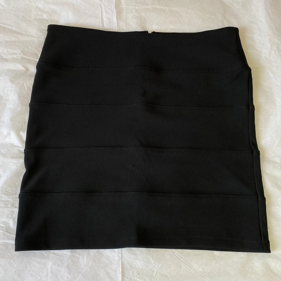 Millau Designer Solid Black Color Stripped Stretch Mini Skirt Size Small - Image 4 of 4