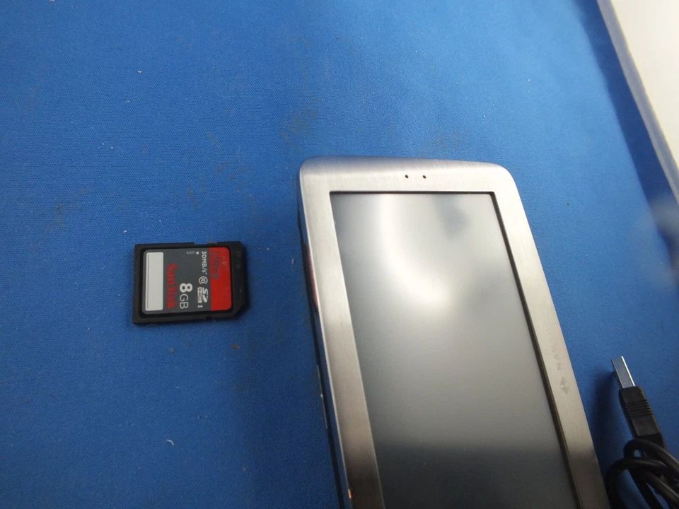 NAVIGON 8110 Navi EUROPA 40 TMC OVP wie NEU  Ohne KFZ Halter USB Ladekabel 8 GB - Bild 4 von 4