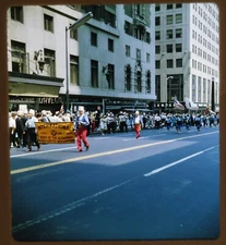 Stereo realist slide - Shriner Parade Commodore Hotel NEW YORK 1967 Kodachrome