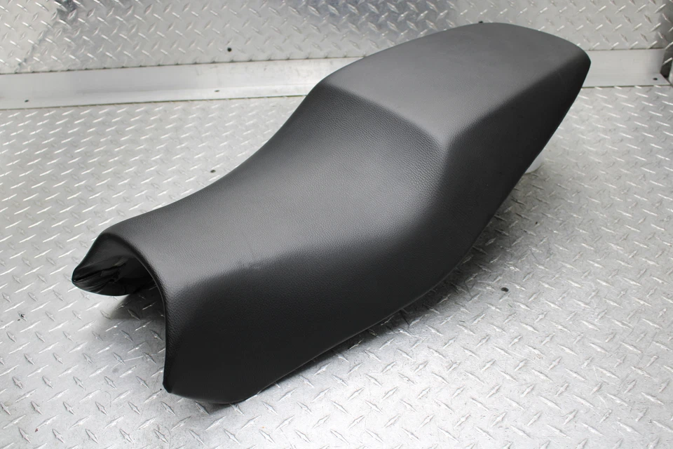 Ducati ST4 1999 asiento Ducati asiento OEM 1999 con cerradura y llave Foto 4 de 4