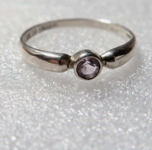 VINTAGE STUNNING AMETHYST COLOR CZ STERLING SILVER RING ~ SIZE 8.5