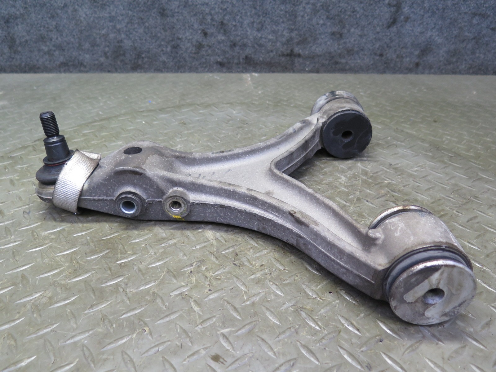 2008-2019 MASERATI GRANTURISMO M145 FRONT RIGHT UPPER & LOWER CONTROL  ARM SET