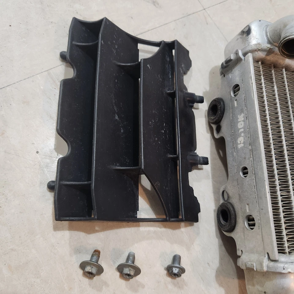 2013 - 2017 Husqvarna TC85 KTM 85SX GENUINE COMP RADIADOR LADO DERECHO & PROTECTOR Foto 2 de 4
