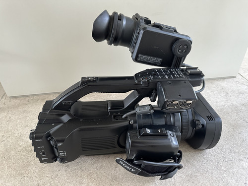 SONY PMW-300 K2 - MPEG HD422 Exmor Full HD - 3CMOS - Zoom x16 - XDCAM - 872 ore - Foto 17 di 23