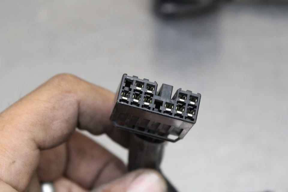 04-09 YAMAHA FZ6 LEFT CLIP ON HANDLE HORN SIGNALS SWITCH SWITCHES - Image 4 of 4