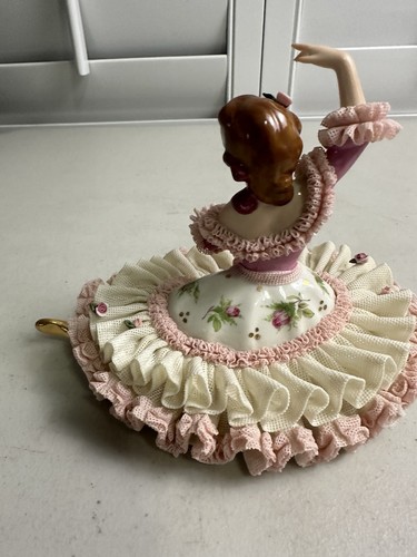 Statuina ballerina tedesca in pizzo porcellana Dresda - Foto 13 di 19