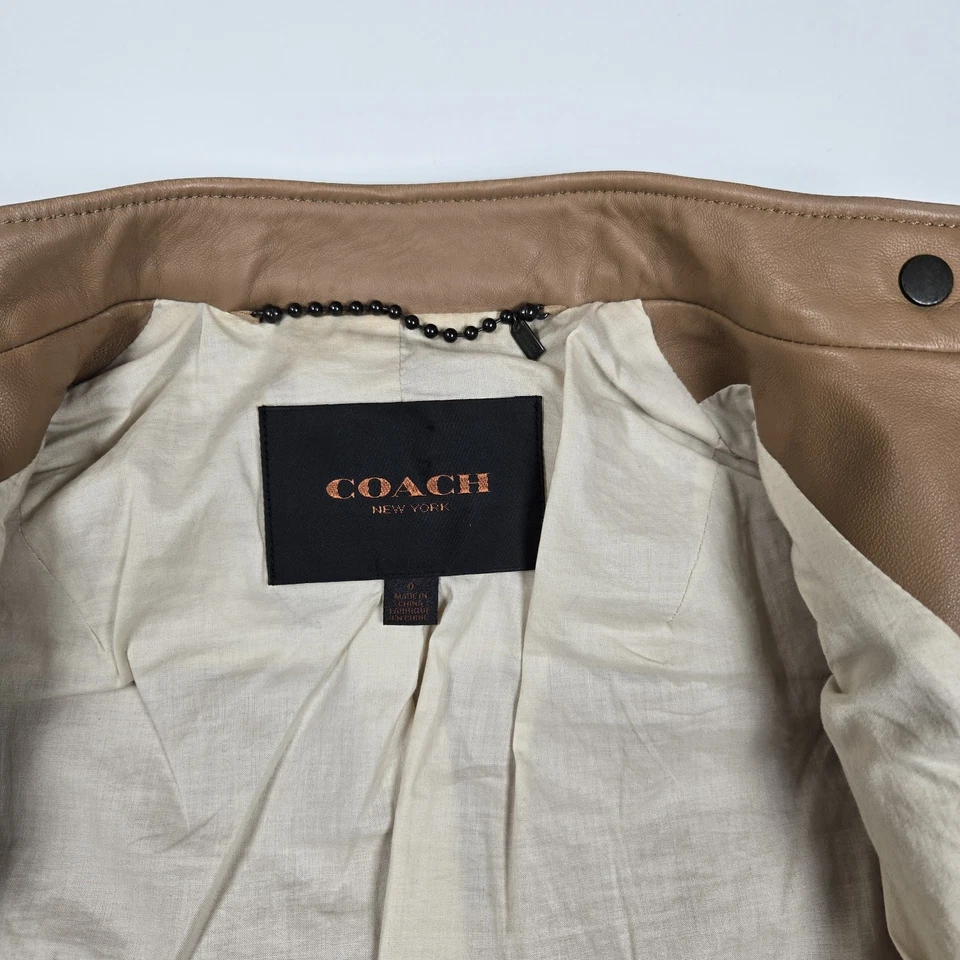 Chaqueta acolchada de piel de oveja COACH talla 0 color camel moto camel Foto 4 de 4