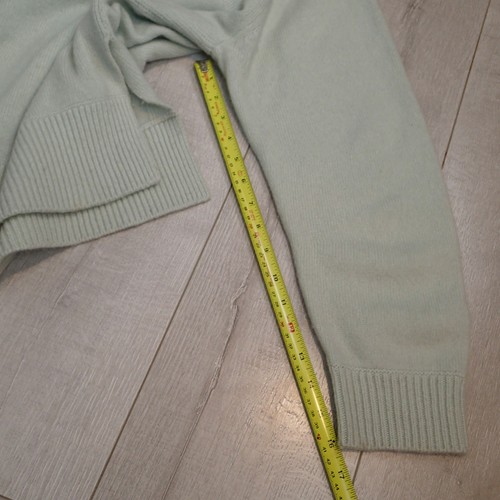 Vince Womens Weekend V Neck 100% Cashmere Sweater Pale Blue Green MINT sz xs - Picture 15 of 18