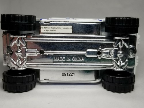 2004 NYPD New York Police Dept Emergency Humvee Hummer Diecast weiß 1:64 Auto - Bild 8 von 8