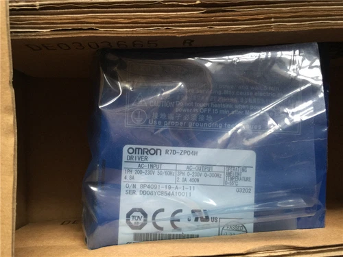 1PC OMRON R7D-ZP04H Servo Drive R7DZP04H New In Box Expedited Shipping - Picture 2 of 4
