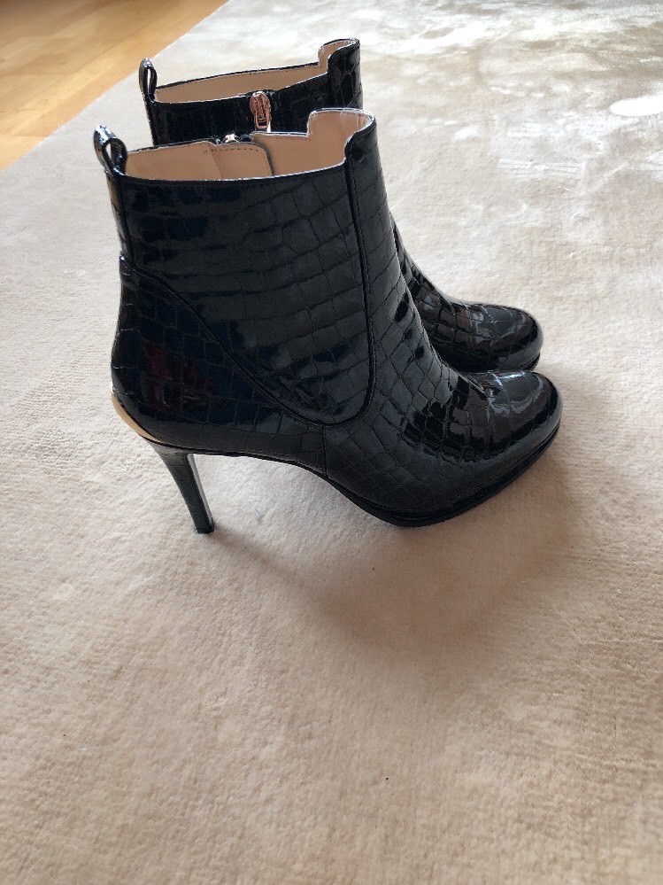 Högl TRONCHETTI STIVALETTI ZARA nero in NUOVO pelle vernice tg 38 ... Högl TRONCHETTI STIVALETTI ZARA nero in tg NUOVO pelle vernice tg in 38 ... 352d4c