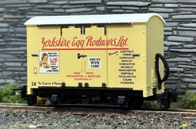 Peco OO9 Kastenwagen (exklusiv/limitiert) Wright & Co Brandy Snap & Yorkshire Egg Co