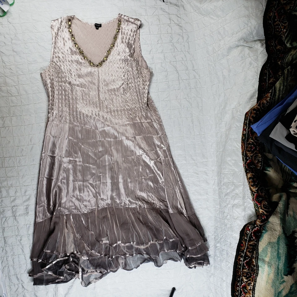 Nuevo sin etiquetas Vestido Komarov Mujer 2X Rosa Plisado Cuello Joya Encaje Dobladillo Sin Mangas Etéreo EE. UU. Foto 2 de 4