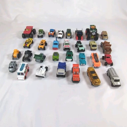 Die Cast Car Lot Of 30 Trucks Heavy Equipment Mixed Vintage Hot Wheels Matchbox