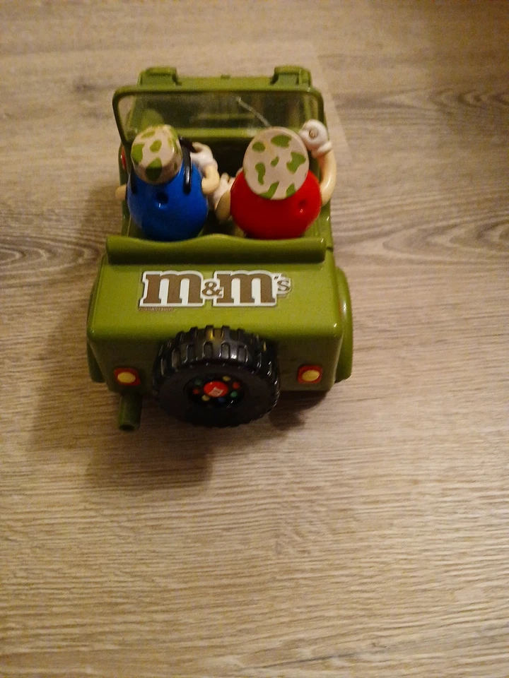 M&M Military Army Green Jeep 2009 Used - Image 4 of 4