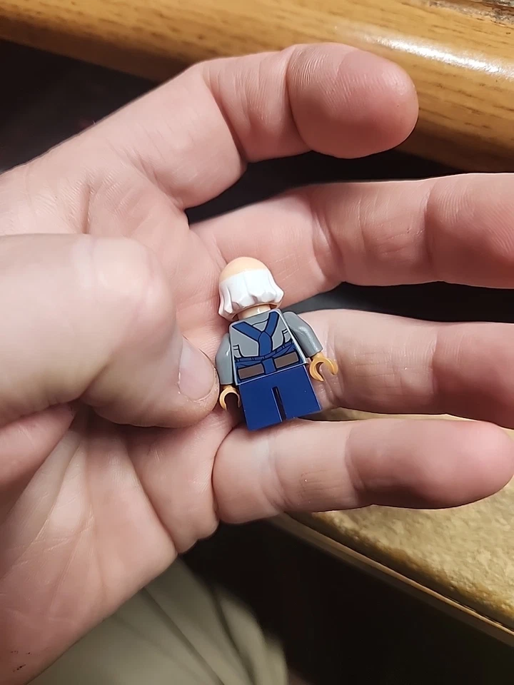 乐高 Ugnaught 75137 深蓝色工作服第 4/5/6 集星球大战迷你人偶 — 第 3/4 张图片