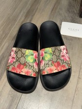 【美品】グッチ シャワーサンダル ブラック PVC フローラ GG柄 ブルームス Gucci Flat (Under 1 in) Floral Sandals for Women for sale | eBay