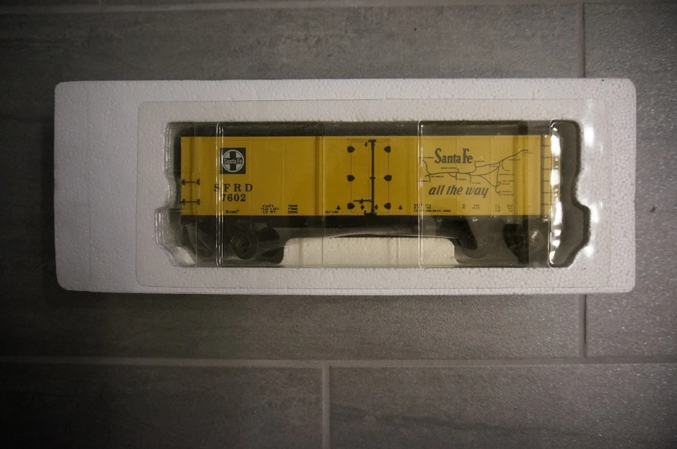 K-LINE K7602 'O' GAUGE SANTA FE REEFER - NEW - Image 2 of 4