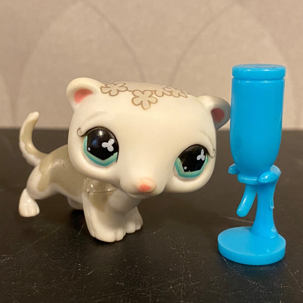 Authentic Littlest Pet Shop #579 White flower ferret | eBay