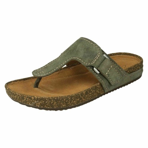 clarks d width fitting