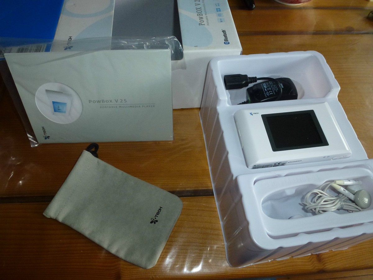 Ordinateur Portable Avec Lecteur Multimédia | Vecteur Gratuite