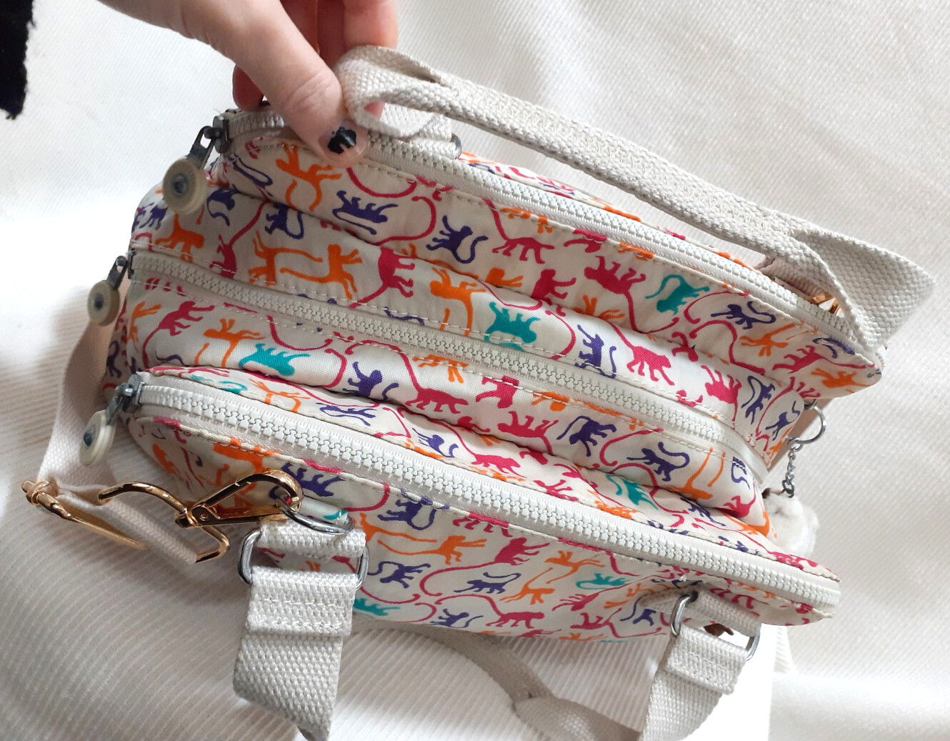 KIPLING Cream bag with multicolour monkey print & vanessa monkey CG H23