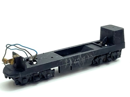  VINTAGE REVELL 1956 3990-003 LOKOMOTIVE NUR GEHÄUSE METALL HO - SIEHE BILDER | Zustand: For parts or not working