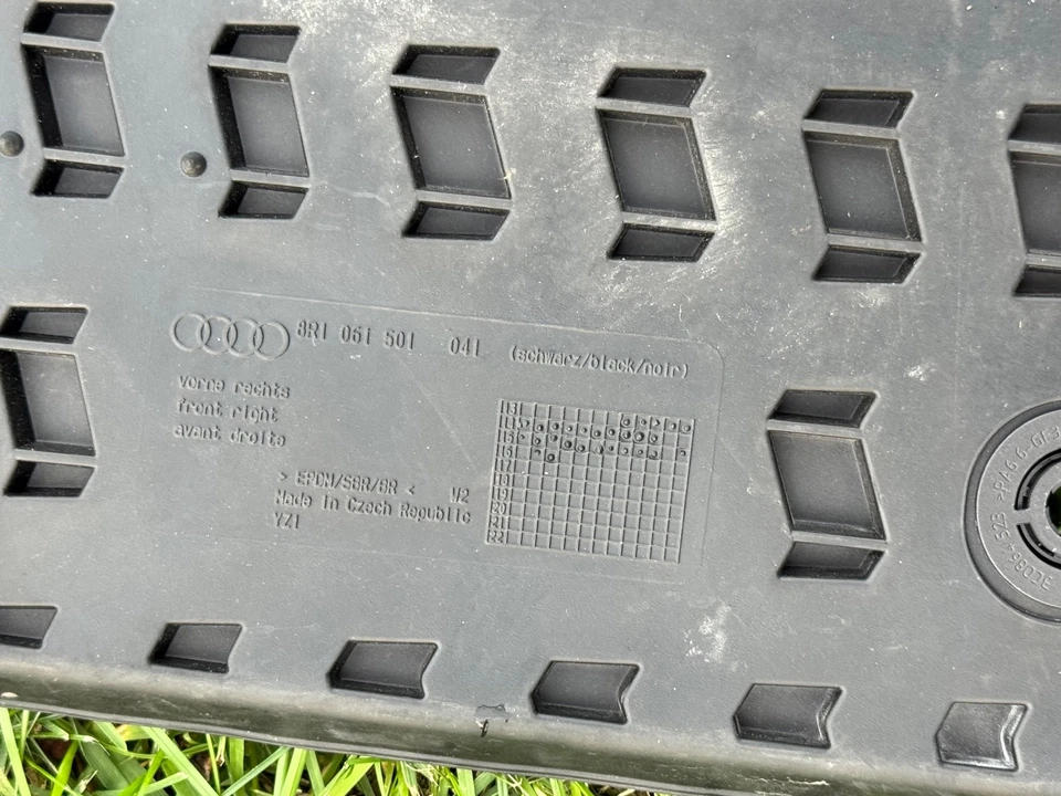 2009-17 AUDI Q5 SQ5 ORIGINAL ALL WEATHER FLOOR MATS Set 8R1061501 OEM +EXTRAS - Imagem 3 de 4