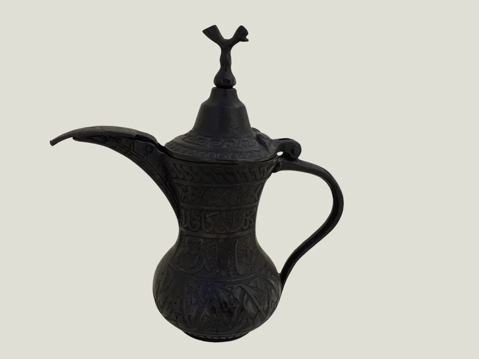 Reliquia de cafetera morisca Dallhah árabe de Oriente Medio de colección del siglo XIX Foto 2 de 4