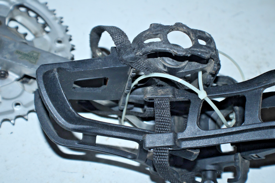 Pédalier VTT Triple Shimano 40-30-22D L175mm Alu MT500 10V pas cher