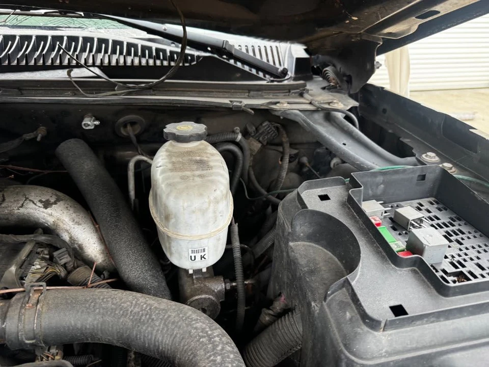 Muelle trasero usado para camioneta Chevrolet Silverado 3500 2005 exc. chass Foto 2 de 4