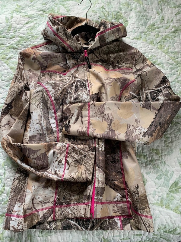 Roper Women's CAMO CAMOUFLAGE JACKET w/ Pink trim Hood Zip Size Med Worn Once