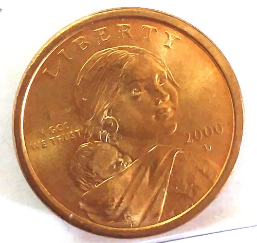 2000 D SACAGAWEA ONE DOLLAR COIN US LIBERTY GOLD COLOR