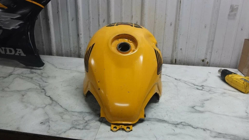 00 Honda CBR 600 CBR600 F4 CBR600F4 tanque de gasolina combustible gasolina Foto 3 de 4