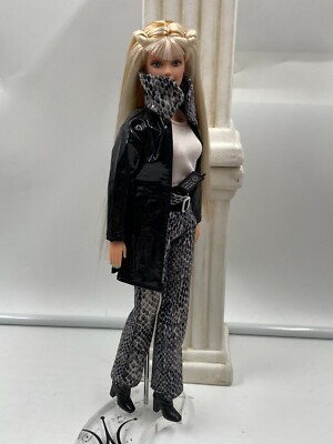 2 Barbie dont une corps articulé Mattel OOAK