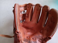 VINTAGE WILSON GEORGE BRETT YOU BASEBALL GLOVE A2180 SANP ACTION