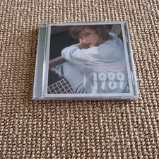 Taylor Swift 1989 Taylor's Version Aquamarine Green Edition Deluxe Polaroid CD