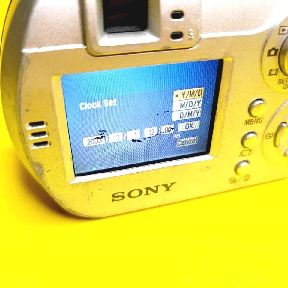 *SCREEN HAS SOME DEAD PIXELS* WORKING SONY CYBER-SHOT DSC-P32 DIGITAL CAMERA - Image 2 of 4
