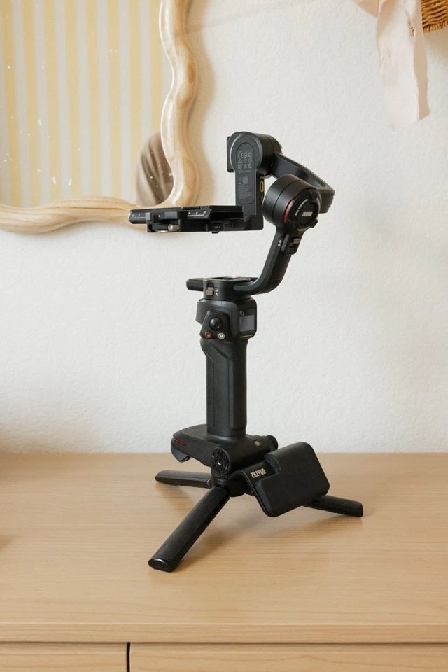Zhiyun Weebill 3 Gimbal Stabilizer for Mirrorless DSLR Cameras *Great Condition* - Image 2 of 4