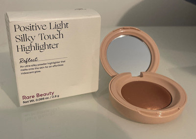 Rare Beauty Positive Light Silky Touch Highlighter In Shade Reflect 2,8g - Neu 