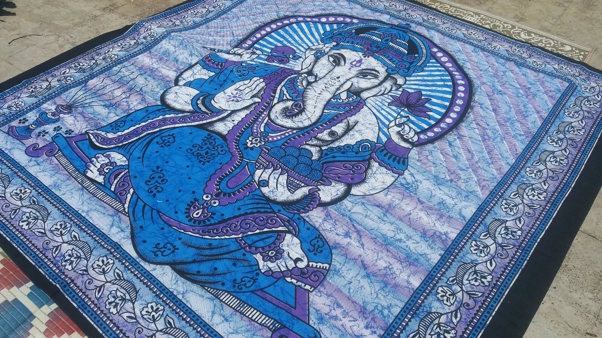 Couvre lit indien dans édredons et couvre-lits