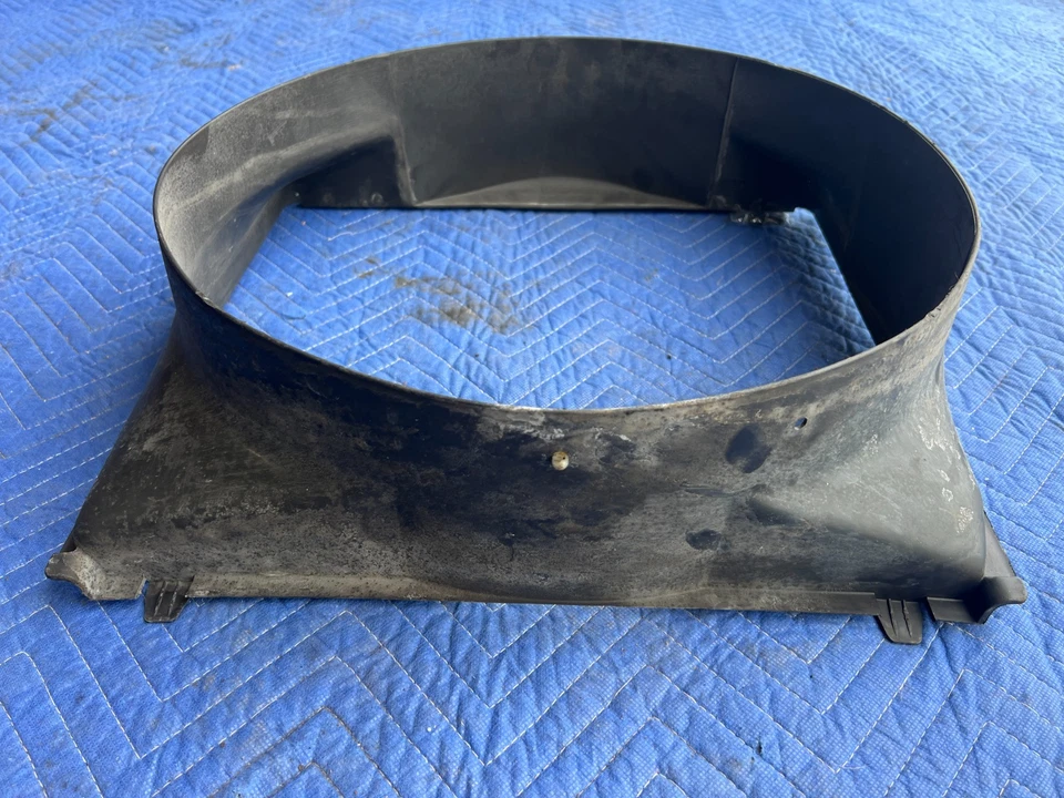 1989 - 1995 年沃尔沃 740 940 前散热器冷却风扇罩环绕原始设备制造商 #3754EM — 第 2/4 张图片