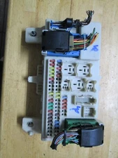 2004-2009 Mazda 3 Interior Cabin Fuse Box Body Control Module BCM BAN66730F